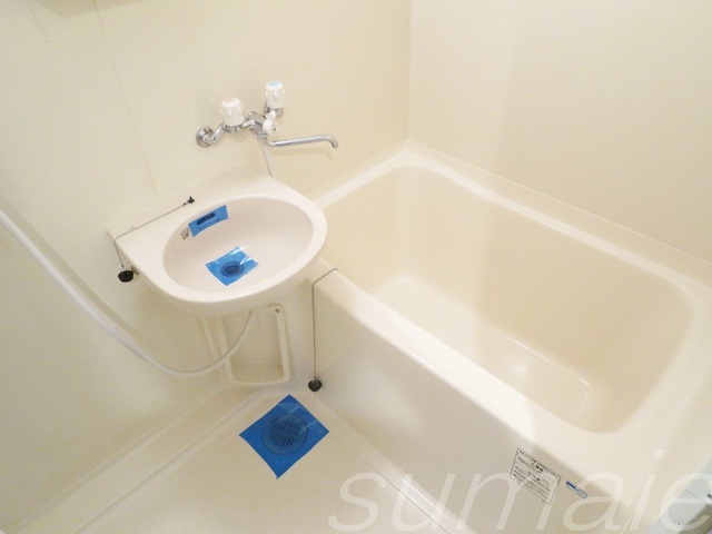 バス・シャワールーム　☆洗面台付きのお風呂です☆