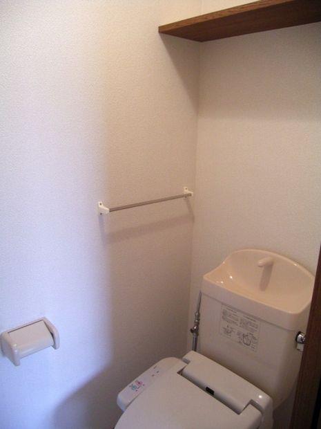 トイレ　温水洗浄暖房便座