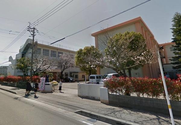 小学校　宮崎市立潮見小学校（小学校）まで675m