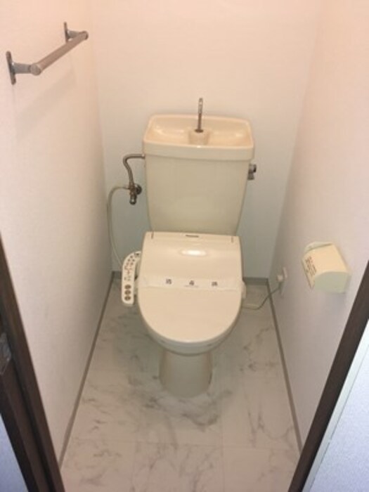 その他　A102 温水洗浄暖房便座