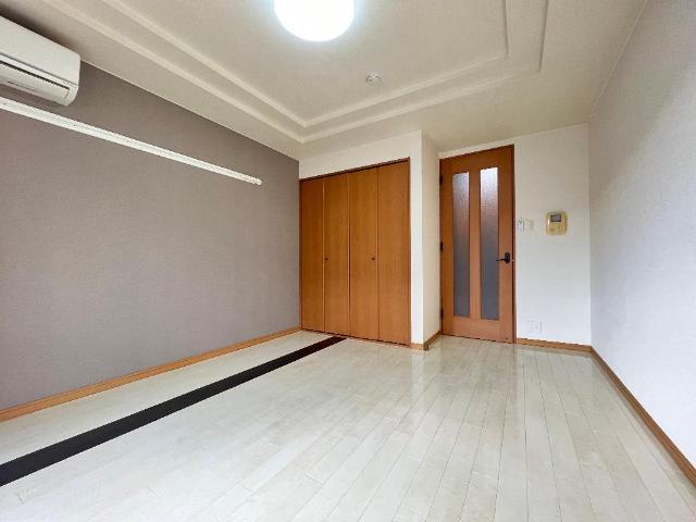 居室・リビング　室内