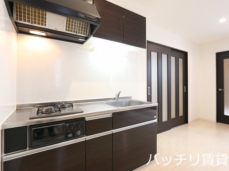 キッチン　建築中物件の為、画像は同型イメージとなります。