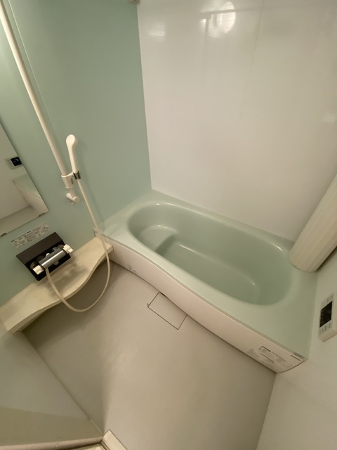 バス・シャワールーム　１坪バスでゆったりできますよ