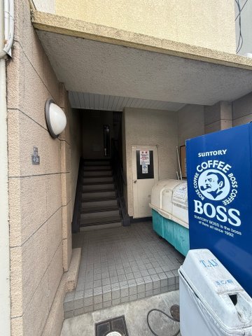 エントランス　ゆとりのあるエントランスです