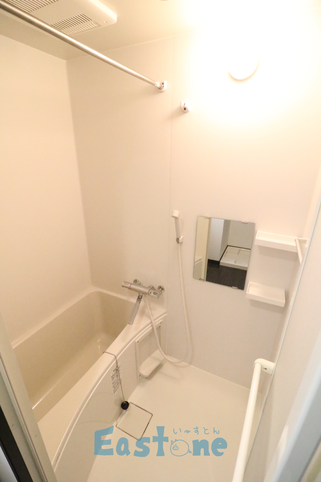 バス・シャワールーム　混合水栓・浴室乾燥付きで快適バスタイム