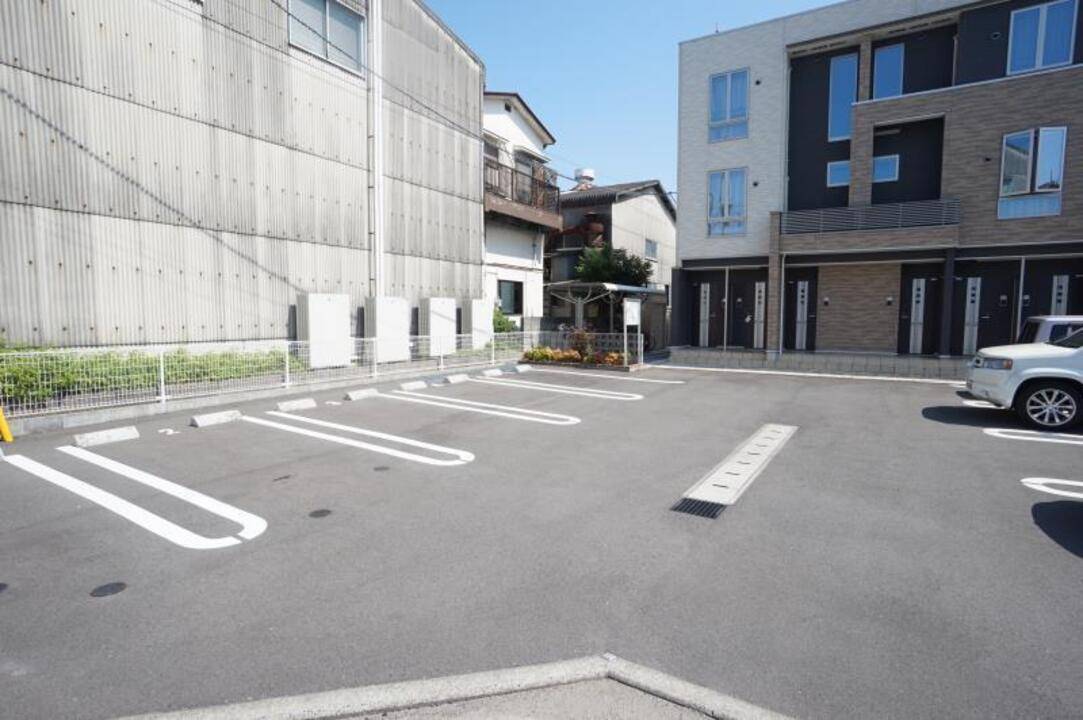 駐車場　駐車場