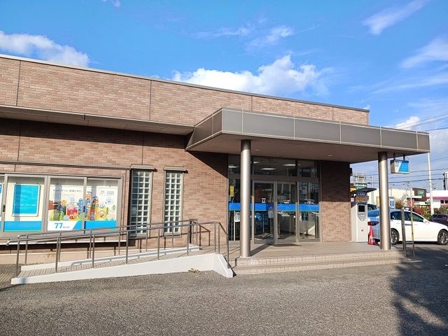銀行　七十七銀行岩切支店（銀行）まで1800m