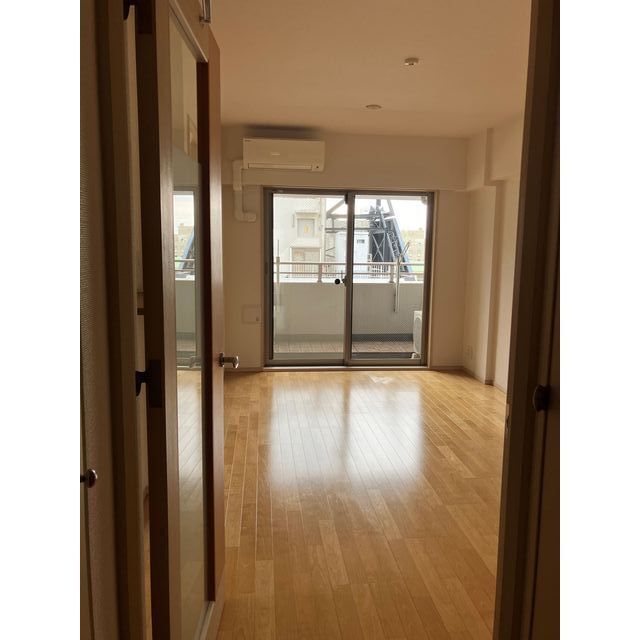 居室・リビング　☆明るい居間☆