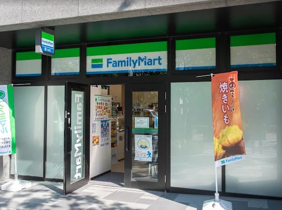 コンビニ　ファミリーマート シティタワー大井町店（コンビニ）まで328m