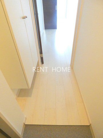 玄関　別のタイプのお部屋の写真です