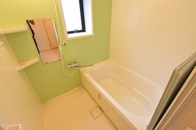 バス・シャワールーム　シンプルで機能的なユニットバスです！