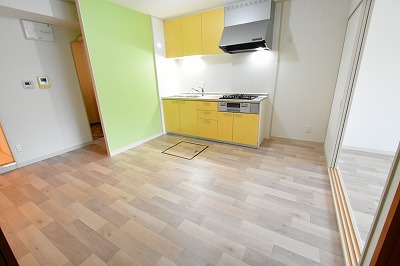 居室・リビング　角部屋住戸で過ごしやすく、おすすめです。