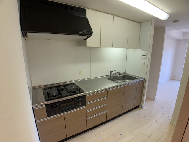 キッチン　３口ガスコンロついてます♪