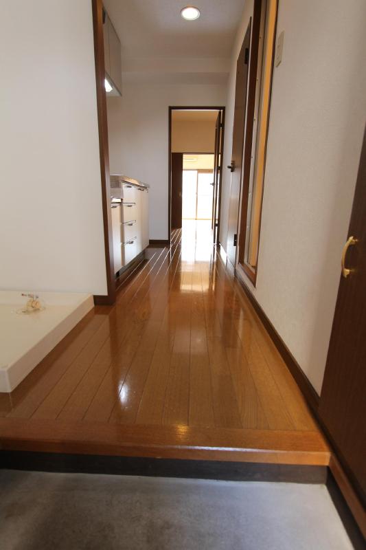 玄関　同タイプ・参考写真