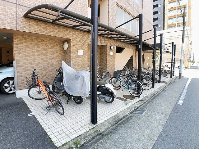 地下鉄名城線 新瑞橋駅 徒歩2分 7階建 築30年の外観写真