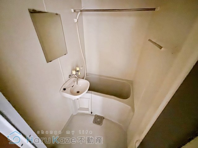 地下鉄名城線 新瑞橋駅 徒歩2分 7階建 築30年の風呂写真