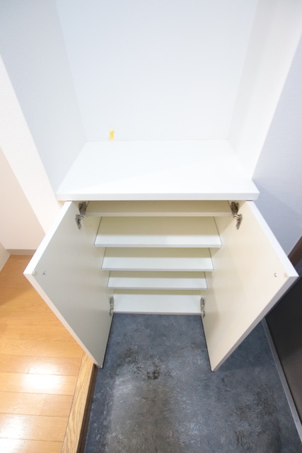 玄関　◆土間が片付くシューズＢＯＸ付き◆