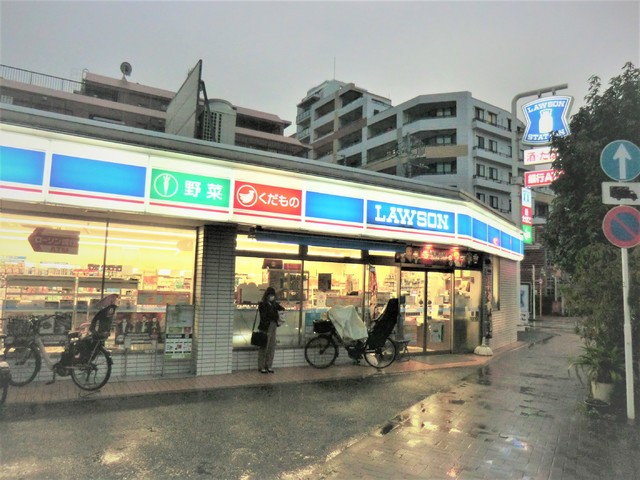 コンビニ　ローソン大井三丁目店（コンビニ）まで270m