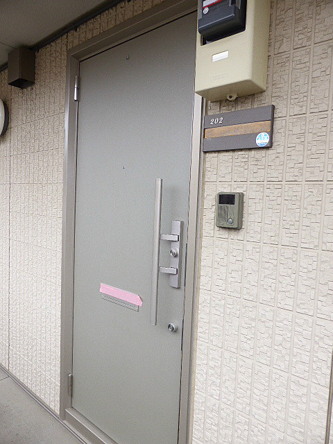玄関　※写真は他号室です