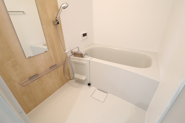 バス・シャワールーム　追い焚き給湯