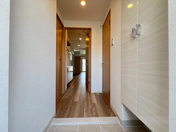 玄関　※別部屋の写真です