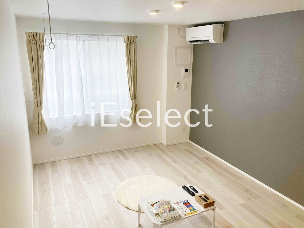 居室・リビング　アクセントクロスがおしゃれな居室です