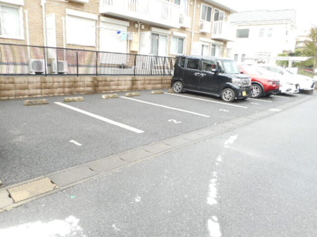 駐車場　駐車場（要空き確認）