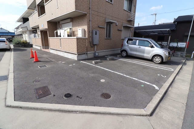 駐車場　敷地内駐車場