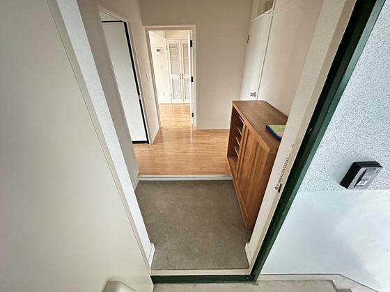 玄関　※別部屋の写真です