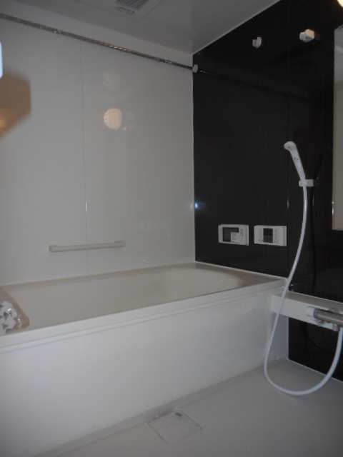 バス・シャワールーム　１坪以上のゆったり入れるバスルーム☆