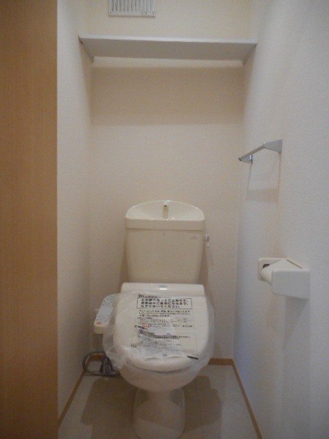 トイレ　温水洗浄便座で快適です☆