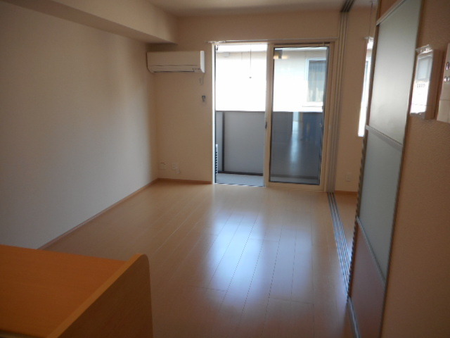 居室・リビング　南向きのお部屋です☆