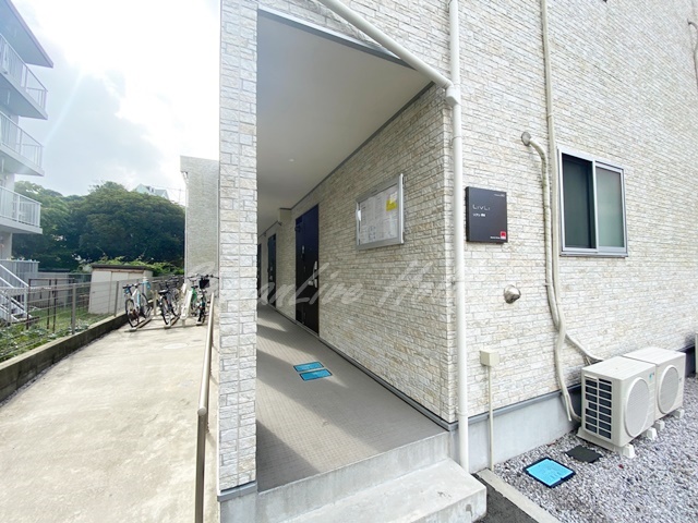 エントランス　清潔感のあるエントランスです♪