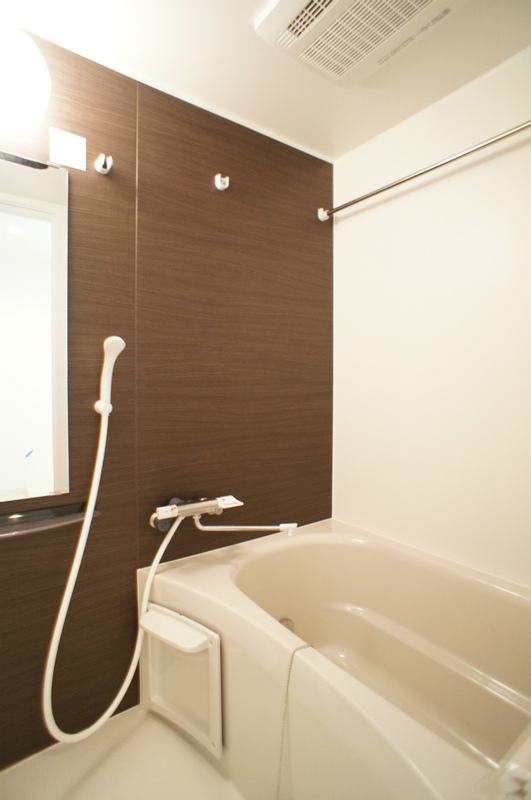 バス・シャワールーム　清潔感のあるお風呂です♪