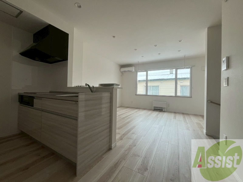 居室・リビング　広くてきれいなリビングです！快適に過ごせそうですね。