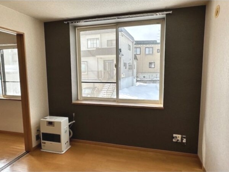 居室・リビング　内装中につき反転タイプの画像です。