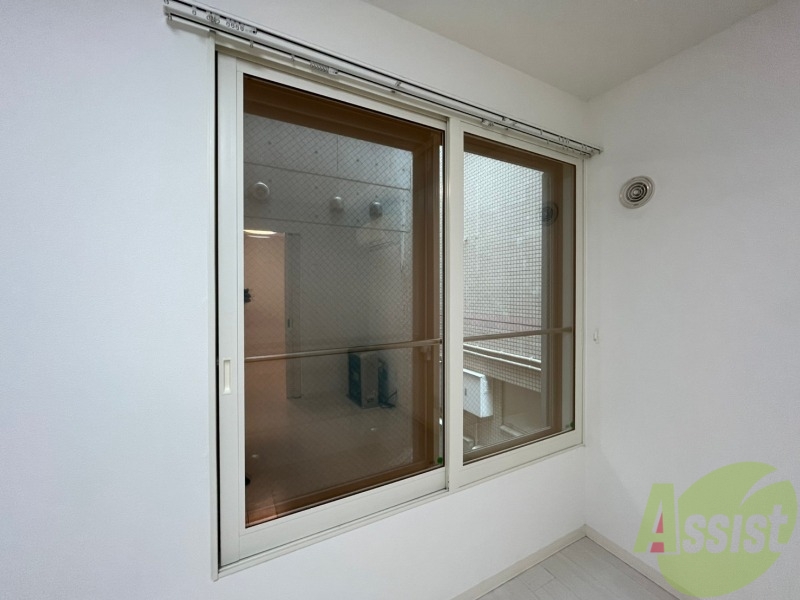 バルコニー　バルコニーは幅があり、広い印象を受けました。