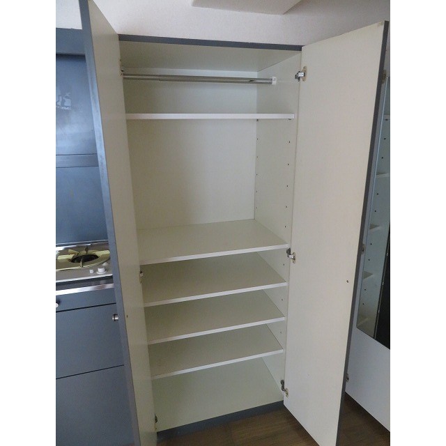 収納　キッチン横収納