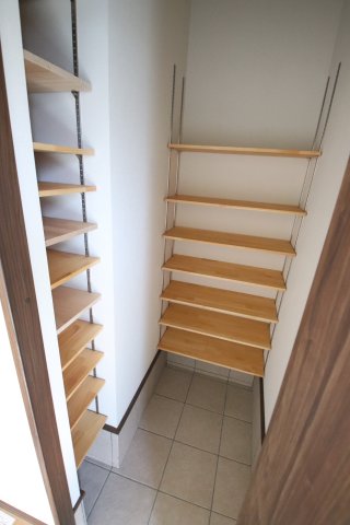 収納　シューズインクローゼット