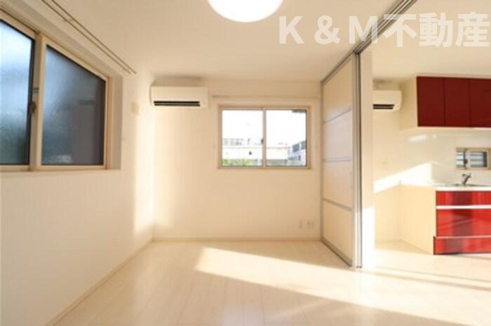 居室・リビング　居間です