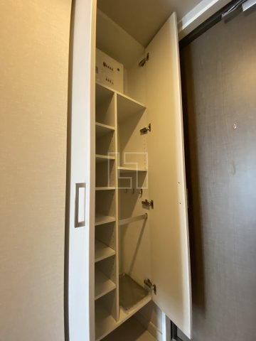 収納　ハビテ靭センターコート　シューズボックス