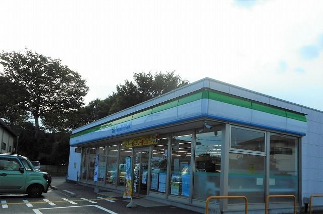 コンビニ　ファミリーマート 狭山東三ツ木（コンビニ）まで350m
