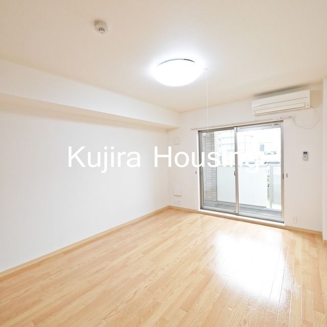 居室・リビング　照明付きのお部屋です★