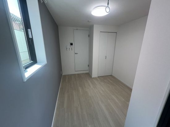 居室・リビング　☆明るい洋室☆