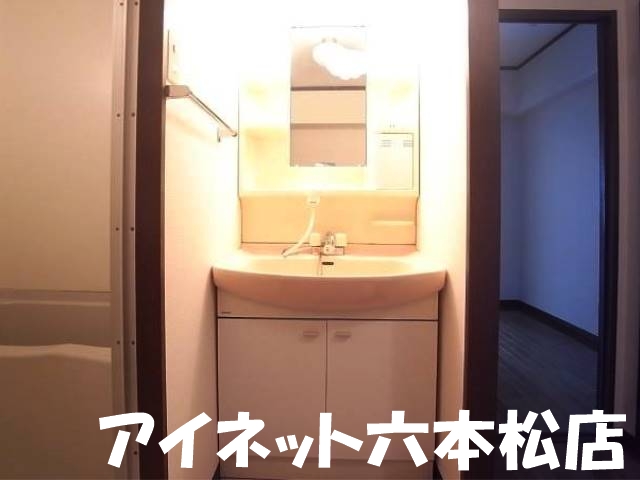 洗面設備　朝の支度はこちらです。