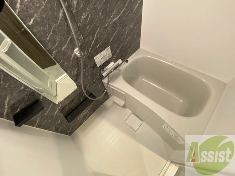 バス・シャワールーム　お風呂になります。一日の疲れを癒してくださいね。