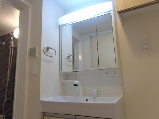 洗面設備　洗髪洗面化粧台