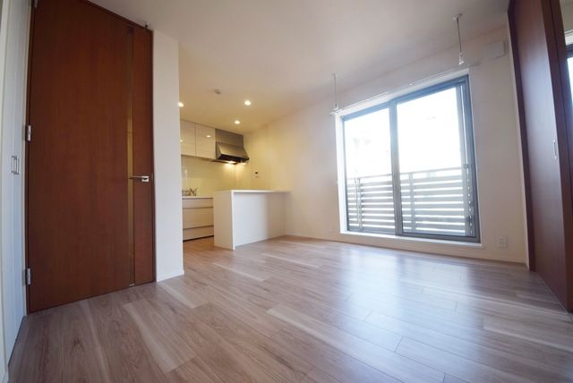 居室・リビング　★カウンターキッチンのあるリビングです★