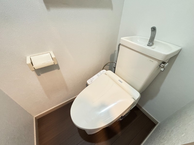 トイレ　別号室