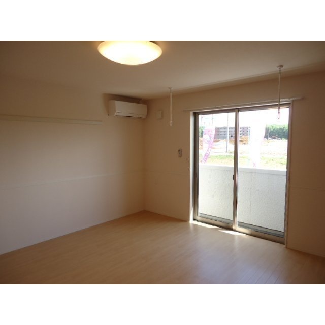 居室・リビング　※別部屋にて撮影写真有り